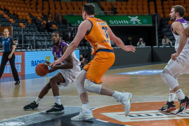 个赛季依旧 个赛季依旧