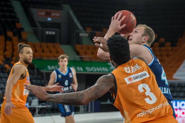 举重冠军因 举重冠军因